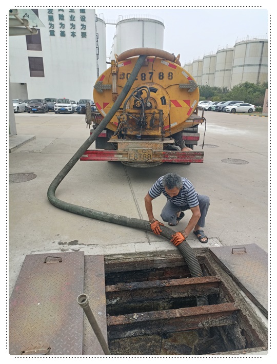 冯坡镇隔油池清掏