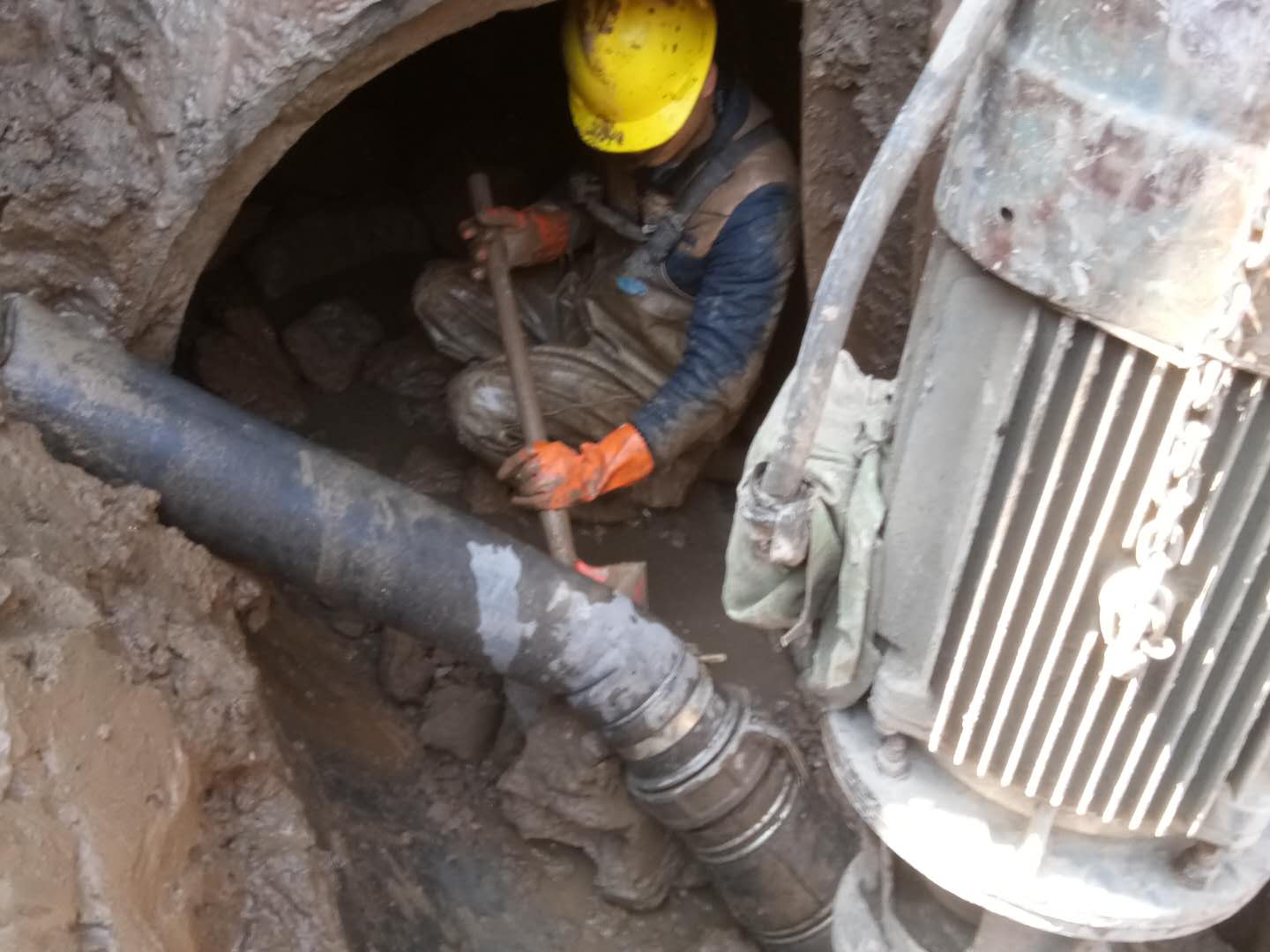 冯坡镇管道清淤