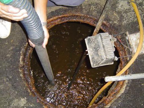 冯坡镇隔油池清理